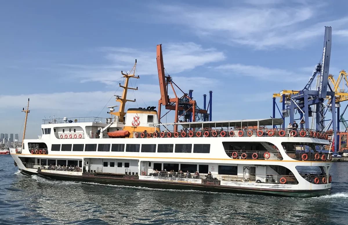 İstanbul Toplu Taşıma ve Ulaşım Rehberi: İstanbulkart, Havalimanı Metrosu ve Boğaz Vapurları (2026)