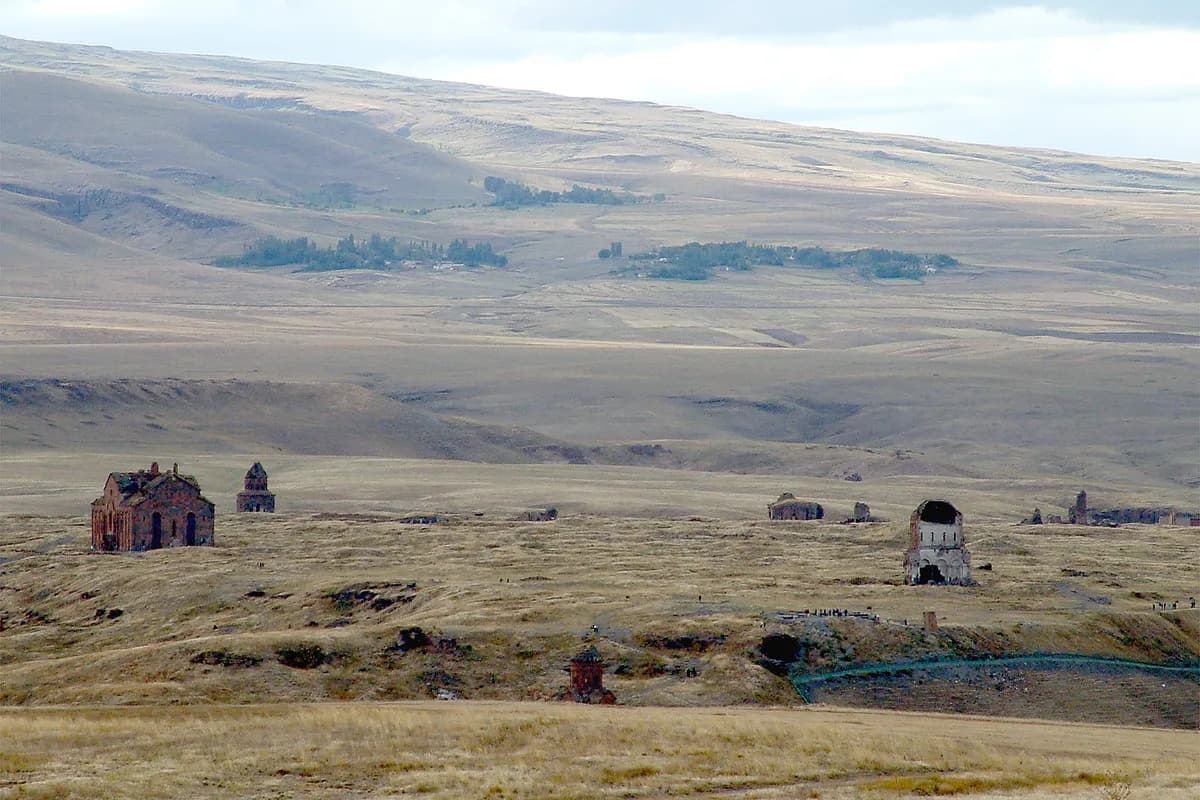 Kars ve Ani Ören Yeri Gezi Rehberi: UNESCO 1001 Kiliseli Şehir, Doğu Ekspresi ve Çıldır Gölü