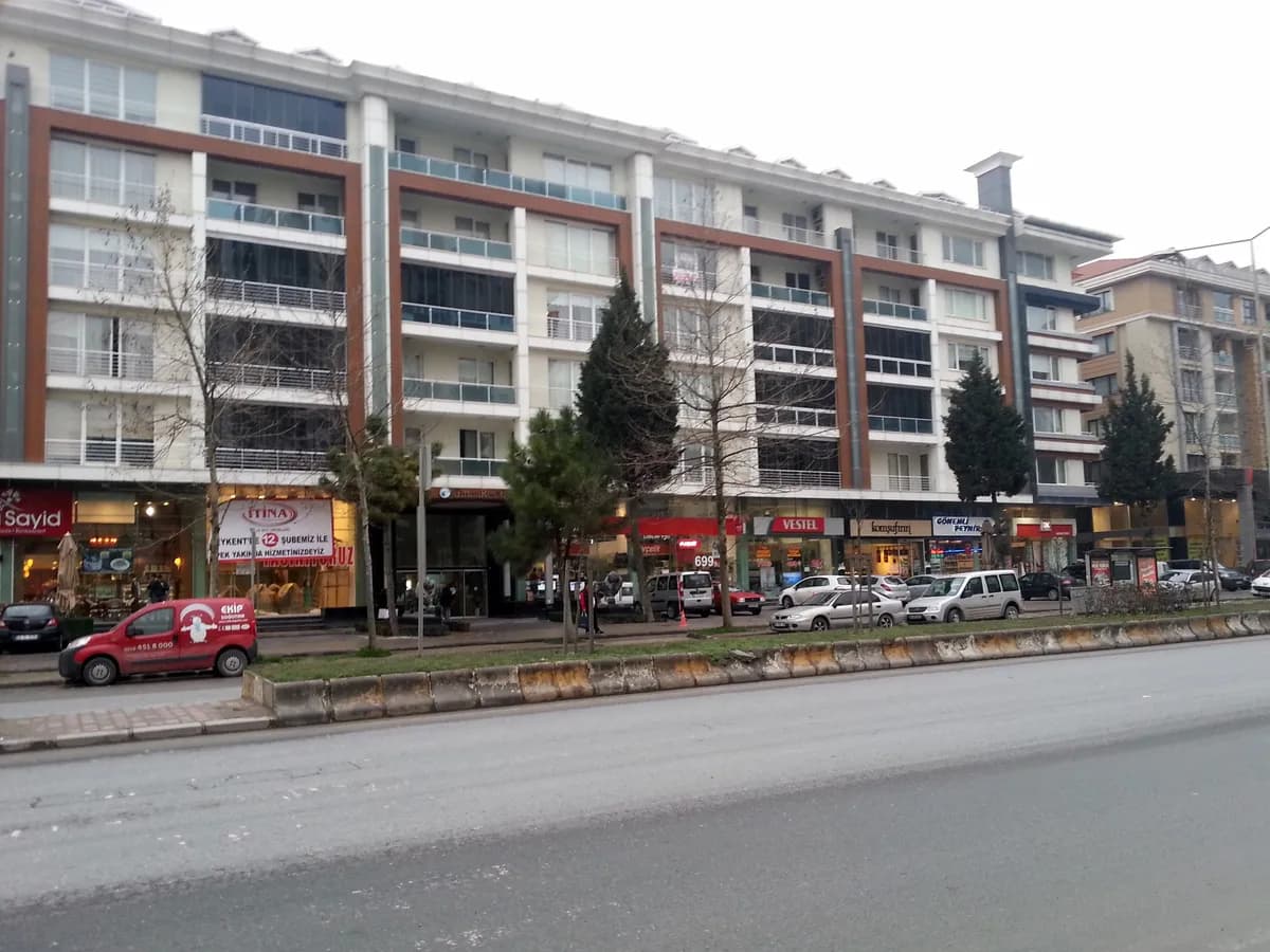 Adnan Kahveci Parkı ve Kültür Meydanı (Dilovası)