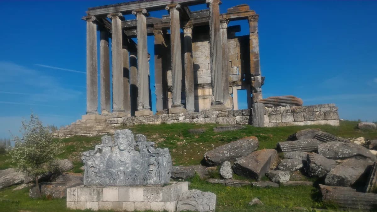 Aizanoi Antik Tiyatro ve Stadyum Kompleksi