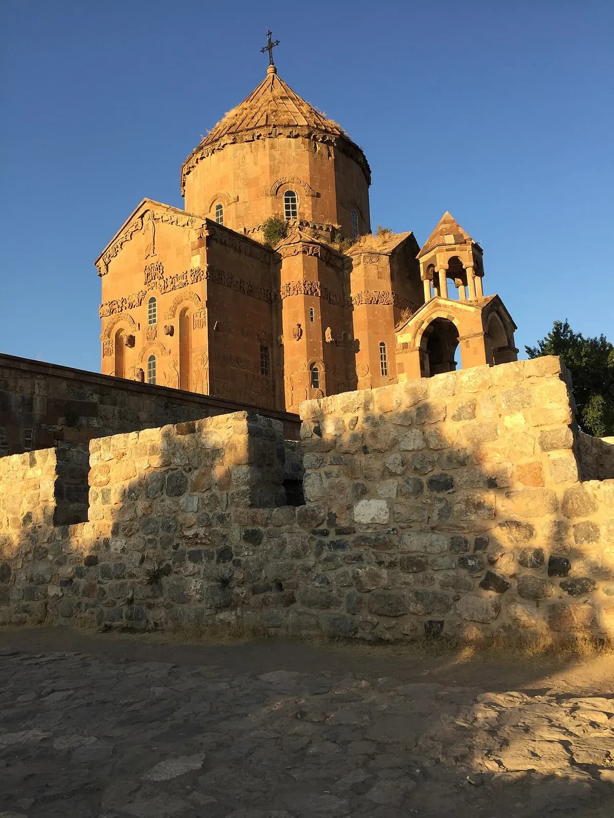 Akdamar Anıt Kilisesi (Kutsal Haç Kilisesi)