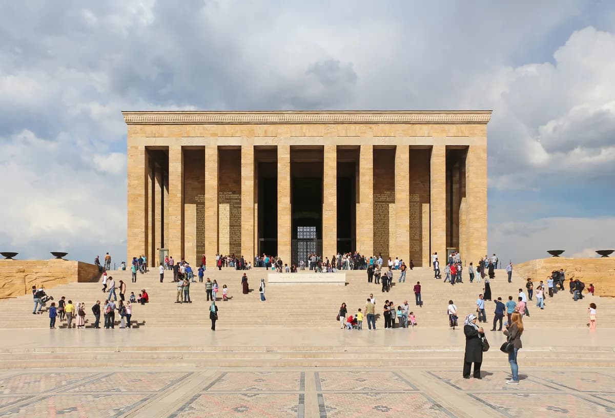 Başkentte Sonbahar Kültür Turu: Anıtkabir, Ankara Kalesi ve Tarihi Müzeler Rehberi (2026)