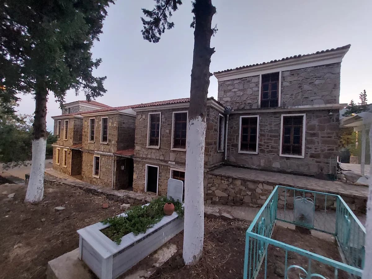 Birgi İmam-ı Birgivi Mehmet Efendi Türbesi ve Külliyesi