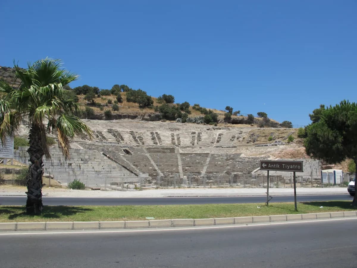 Bodrum Antik Tiyatrosu (M.Ö. 4. Yüzyıl - Göktepe)