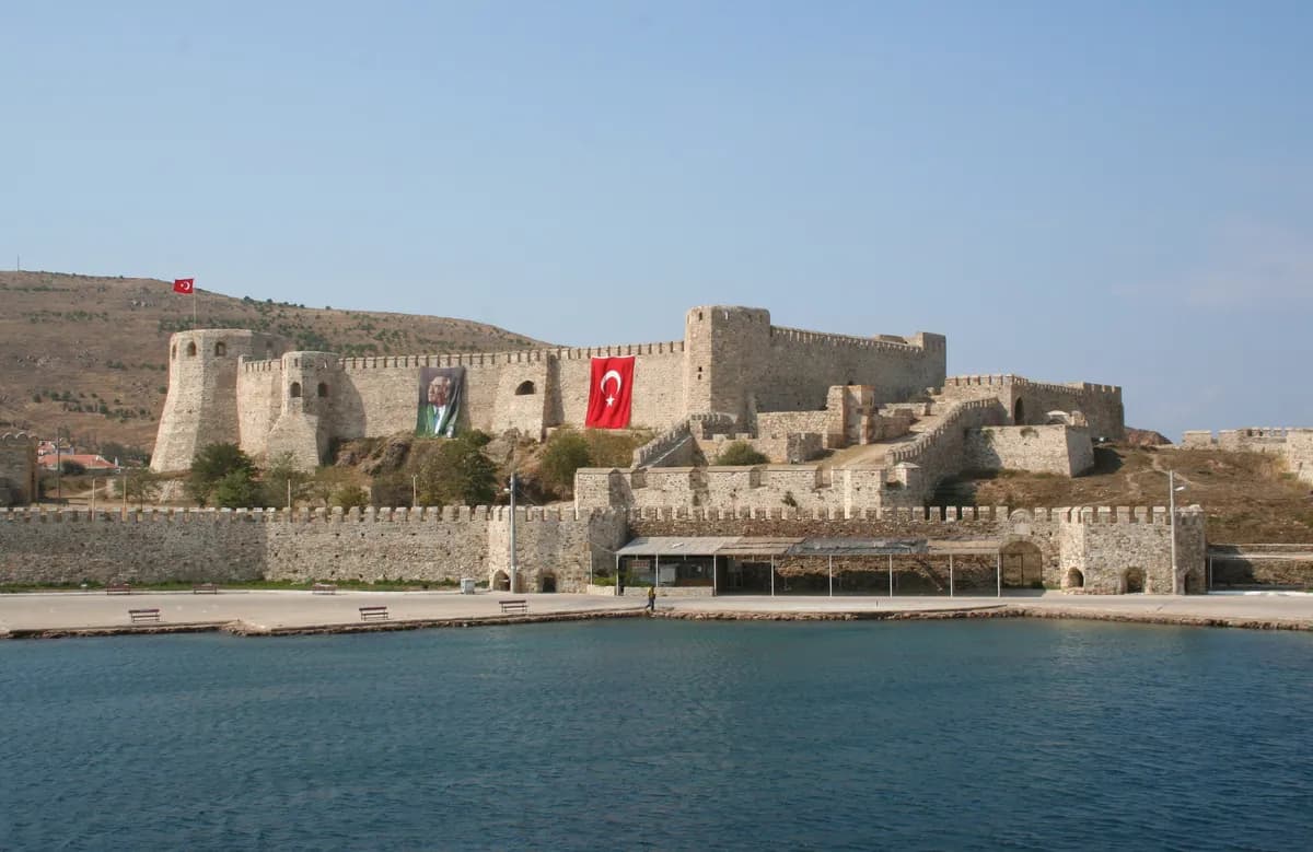 Bozcaada Kalesi (Tenedos Kalesi - M.S. 1455 Fatih Sultan Mehmed & Venedik Mirası)