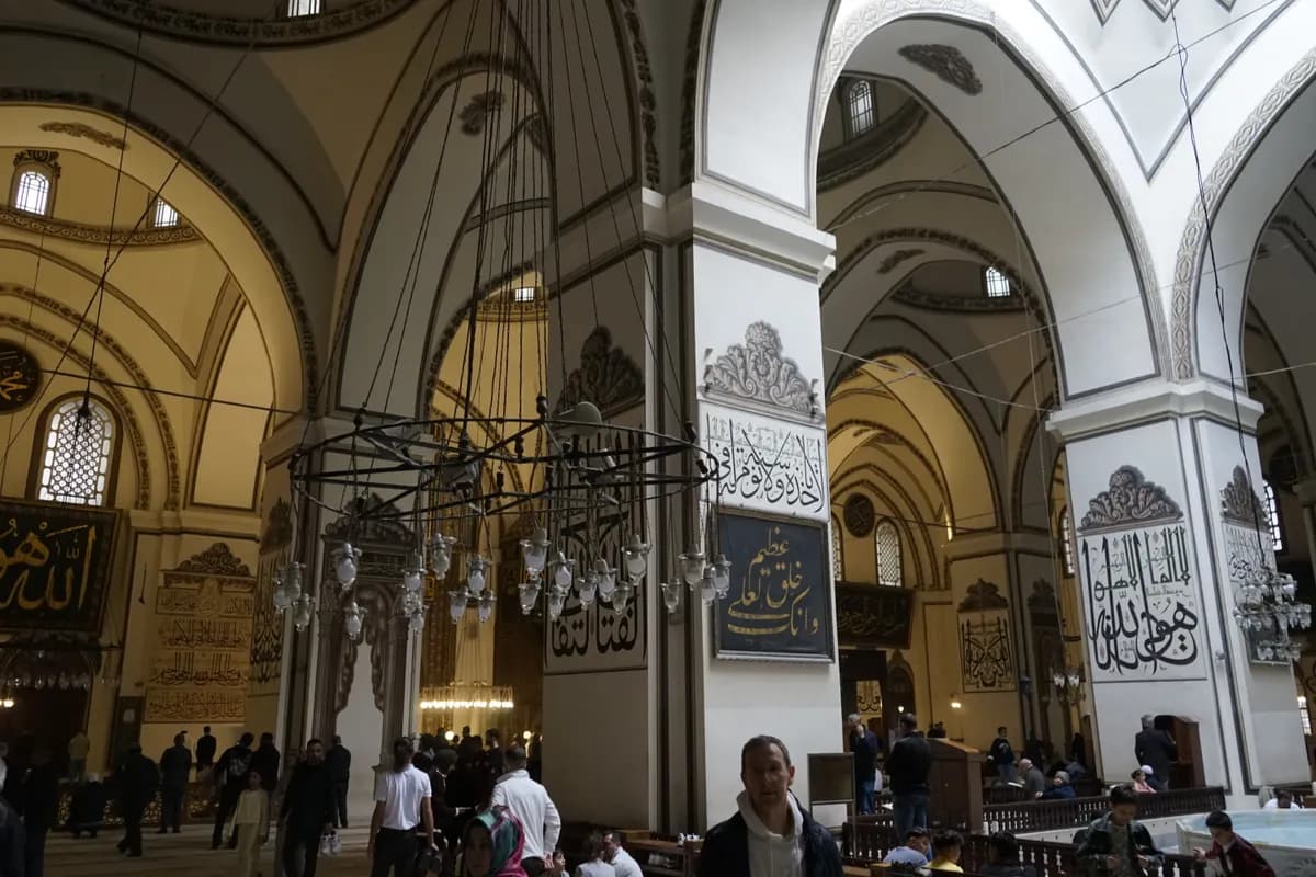 Bursa Ulu Camii (M.S. 1399 Sultan Yıldırım Bayezid - 20 Kubbeli Şaheser)