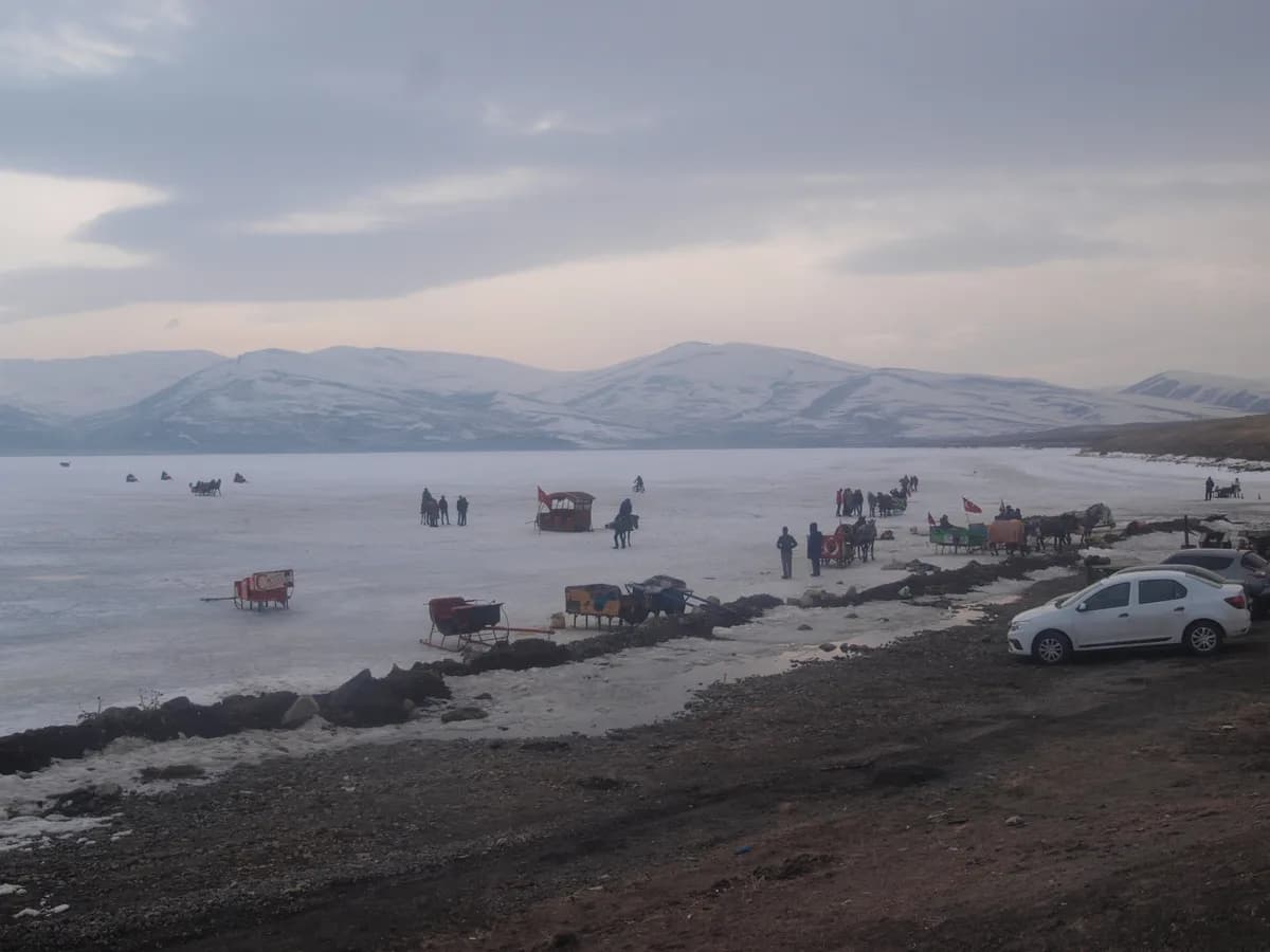 Çıldır Gölü ve Kış Turizm Alanı