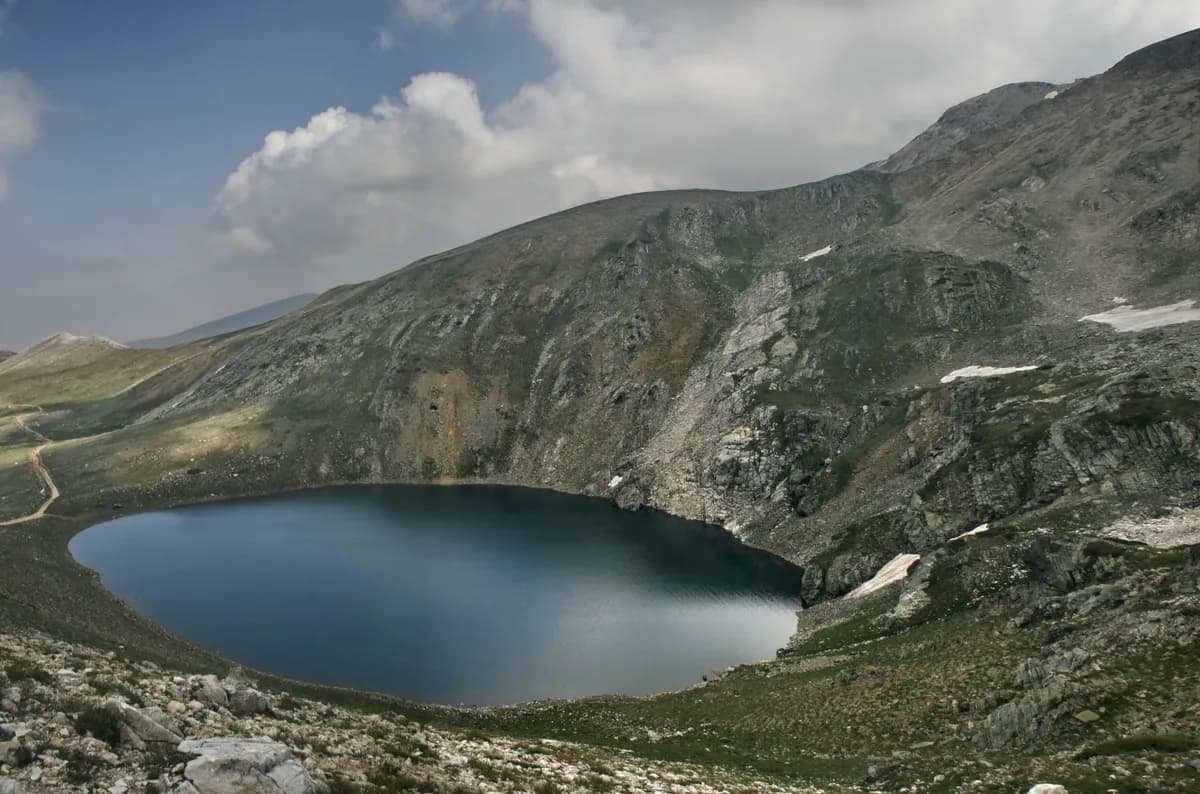 Dedegöl Dağı Zirvesi (2.998 m) ve Karagöl Buzul Sirk Gölü (Dağcılık Rotası)