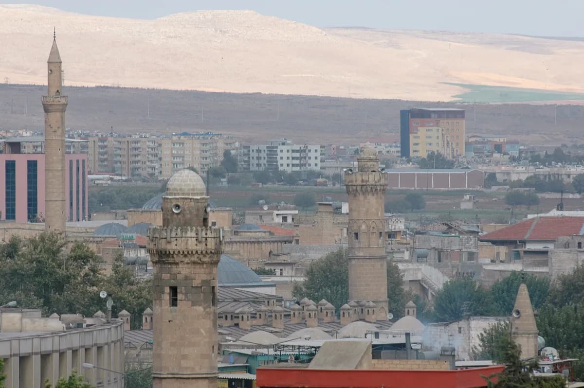 Demirci Hacı Hasan Camii (Ahşap Direkli)
