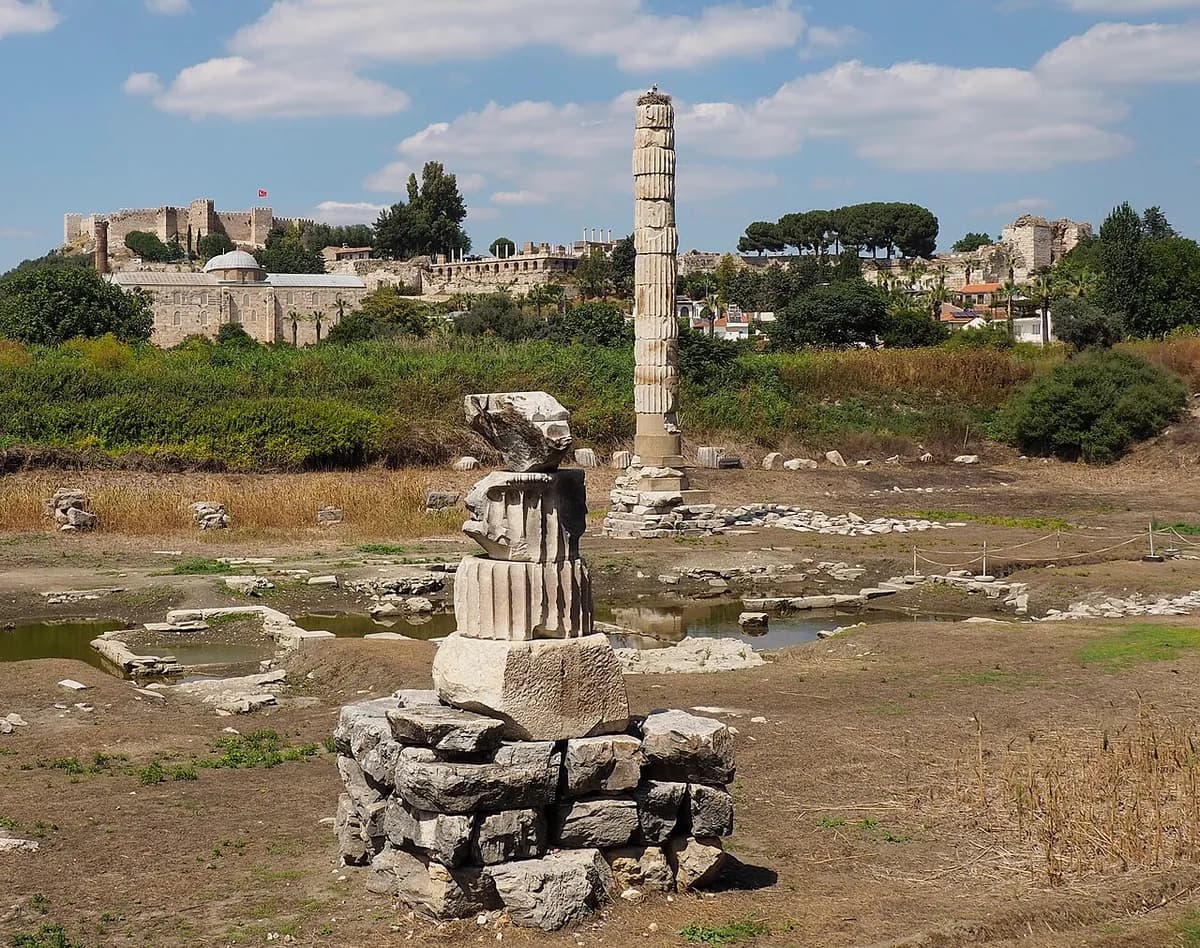 Dünyanın Yedi Harikasından Biri: Artemis Tapınağı (Artemision)