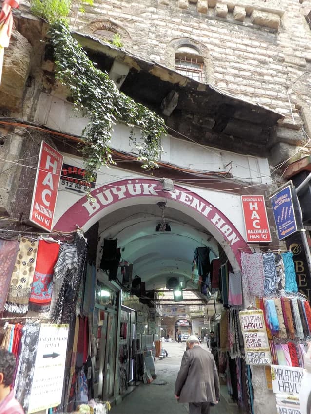 Büyük Yeni Han (Çakmakçılar Yokuşu - III. Mustafa - 1764)