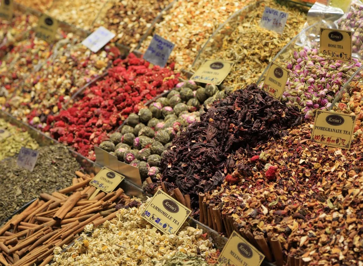 Zincirli Han (Kapalıçarşı İçi Tarihi Sarraflar Avlusu - 18. Yüzyıl)