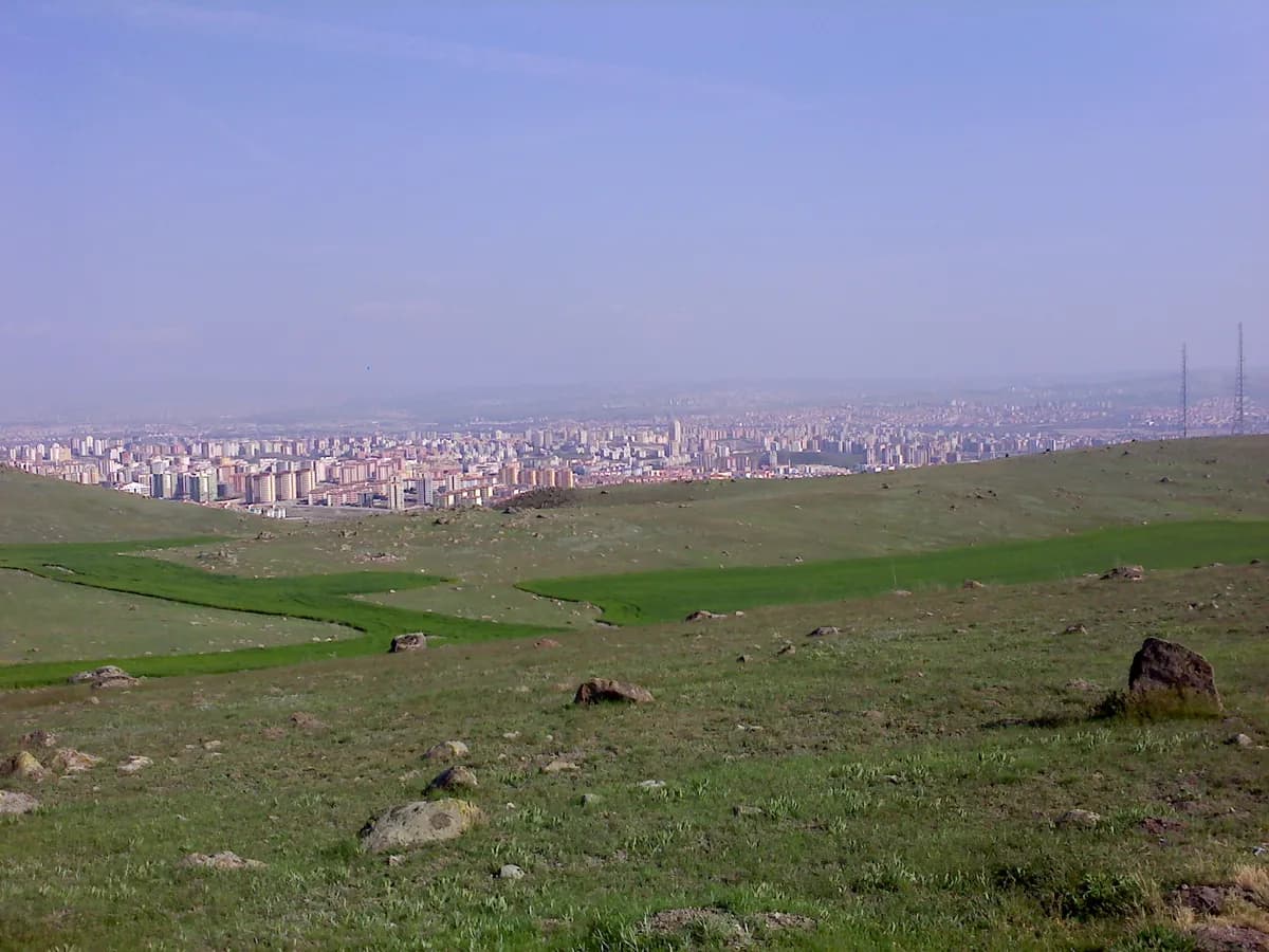 Gölbaşı Beldesi ve Sulak Alanı (Kuş Cenneti)