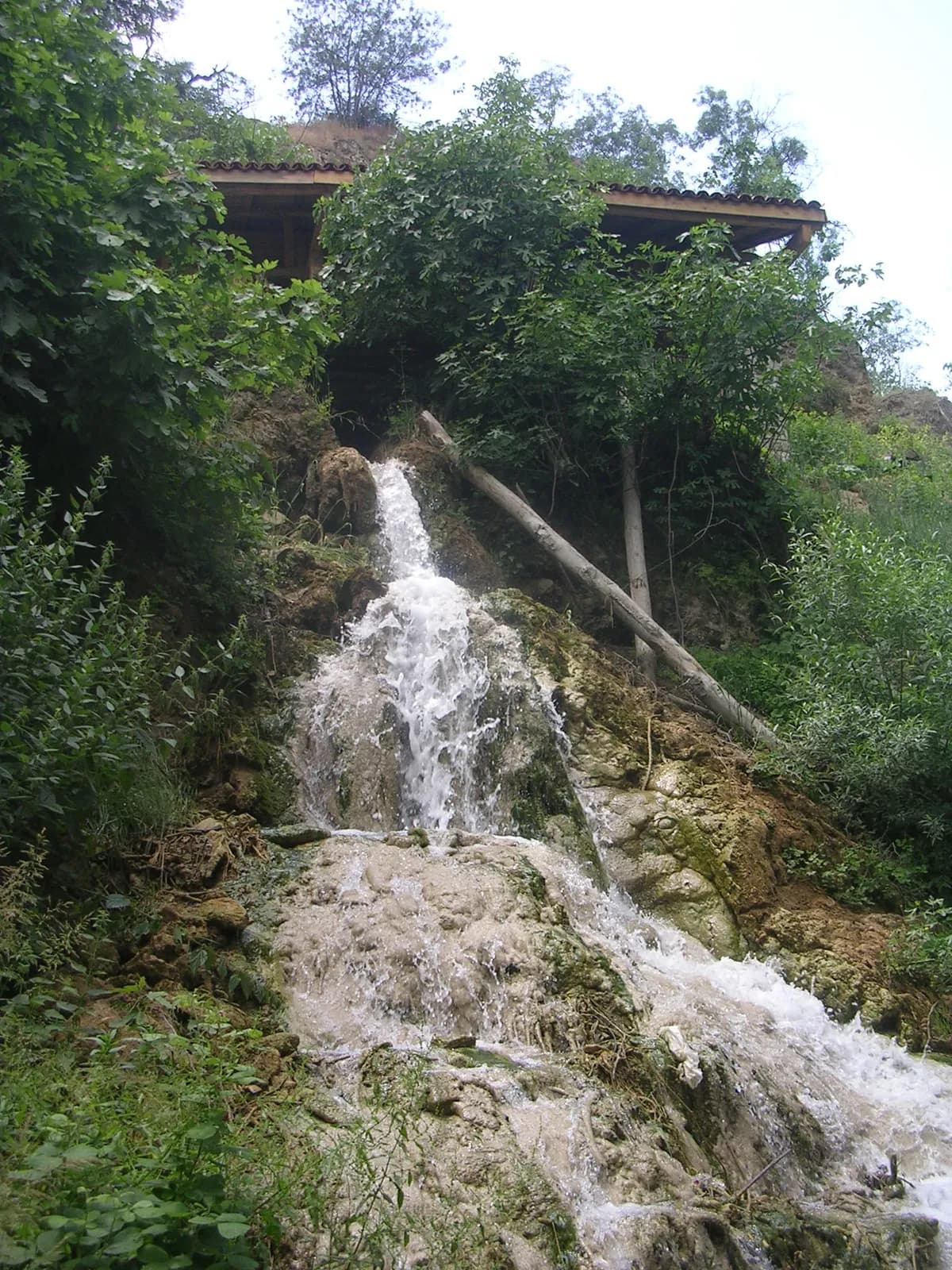 Gürleyik Şelalesi