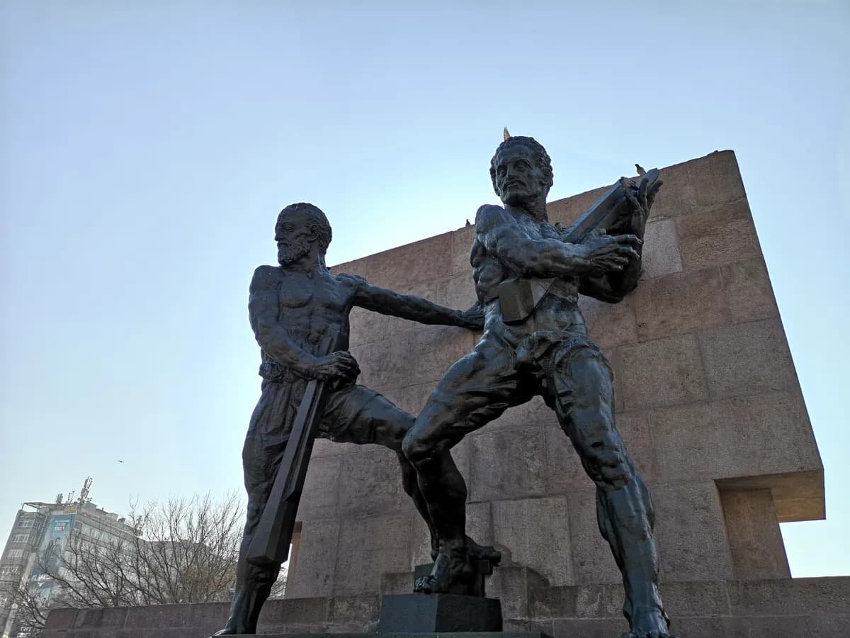 Güvenlik Köyü ve Tarihi Serenderleri