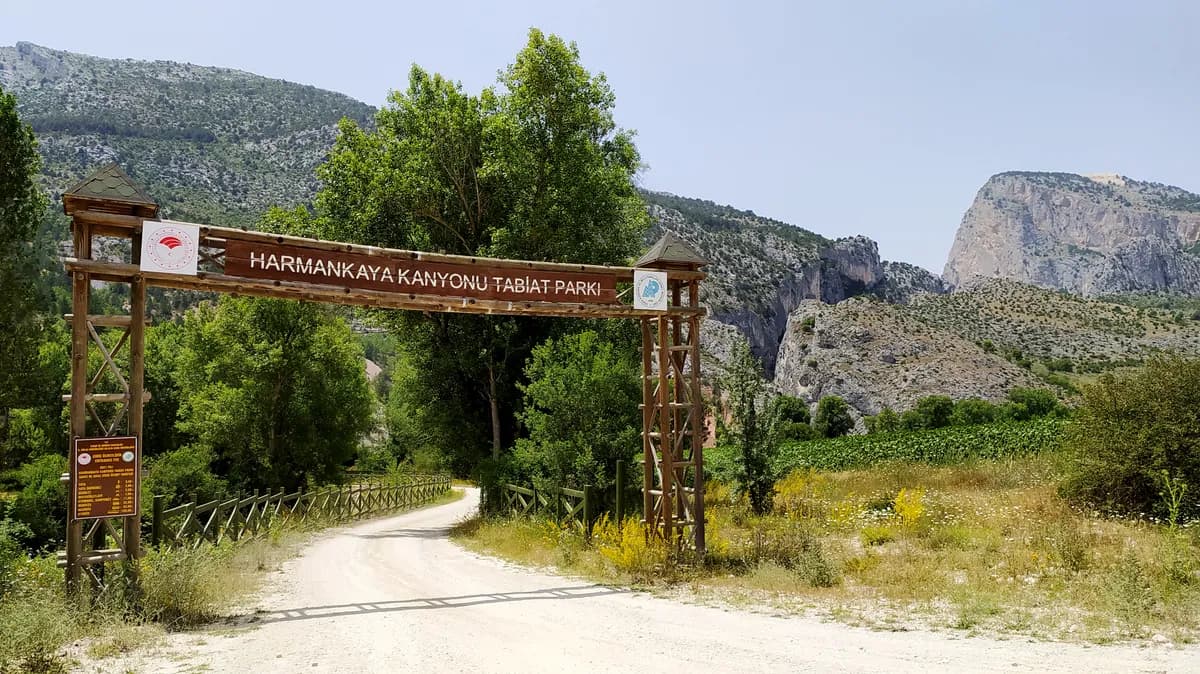 Harmankaya Kanyonu Tabiat Parkı Yenipazar Girişi & Cam Seyir Noktası