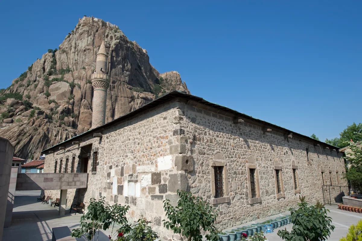 İsabey Köyü Tarihi Ahşap Direkli Camii (Felahiye)