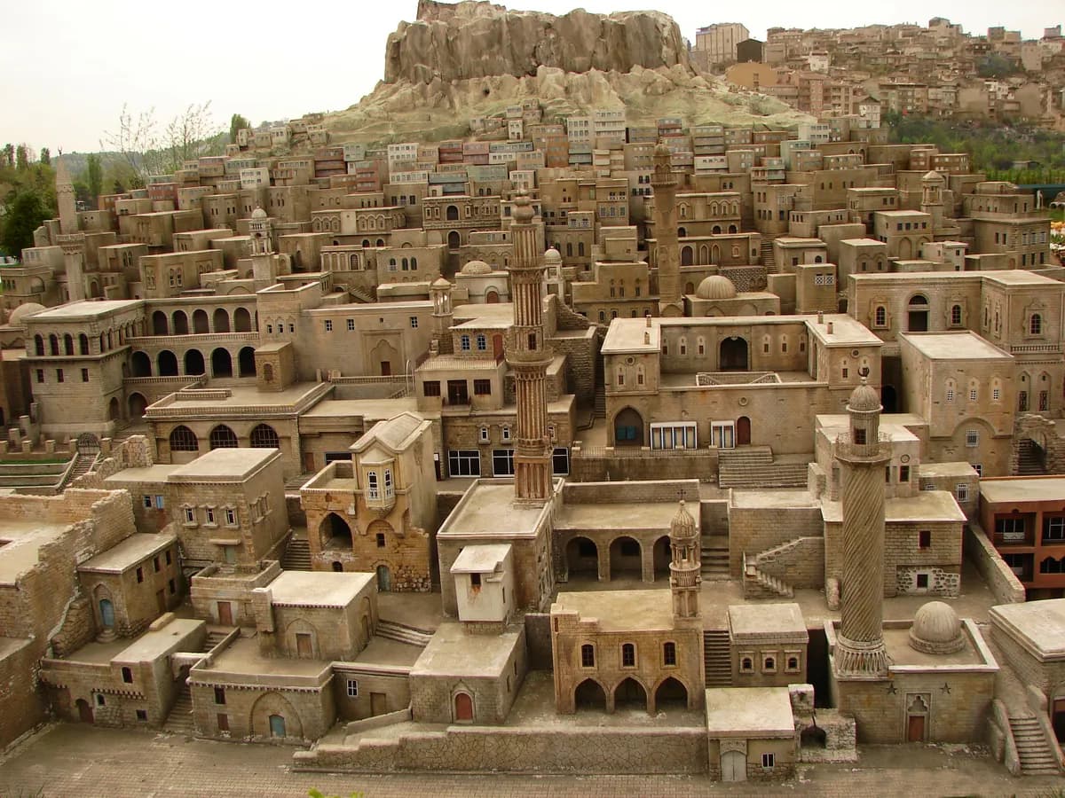 Mardin ve Midyat Gezi Rehberi: Mezopotamya Taş Konakları, Deyrulzafaran ve Telkari Sanatı