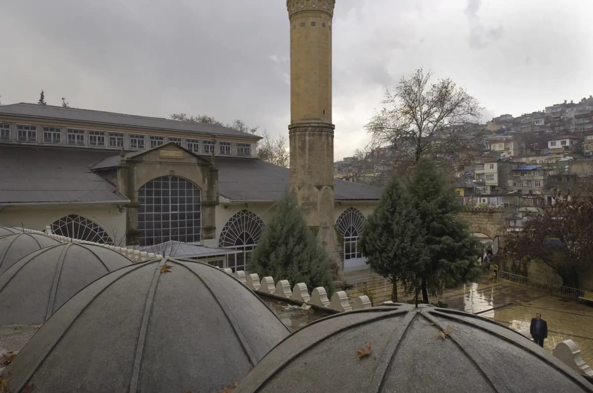 Kahramanmaraş Ulu Camii ve Avlusu (1496 Alaüddevle Bozkurt Bey)