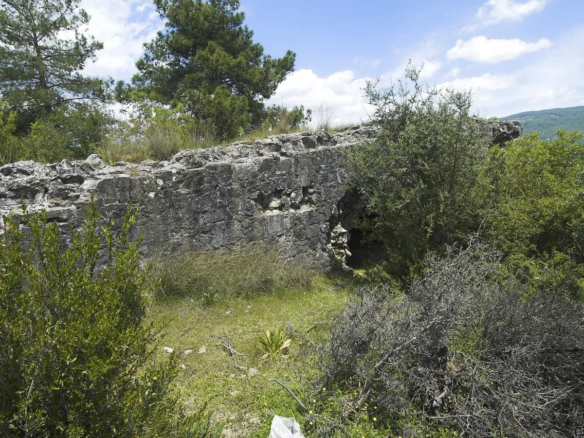 Karagöz Tarihi Taş Kemer Köprüsü