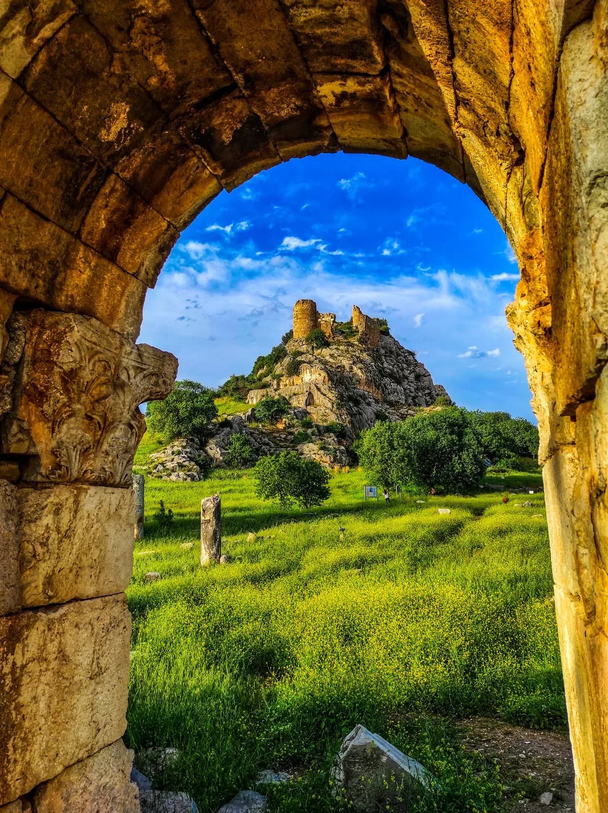 Kastabala (Hierapolis) Antik Kenti ve Kalesi