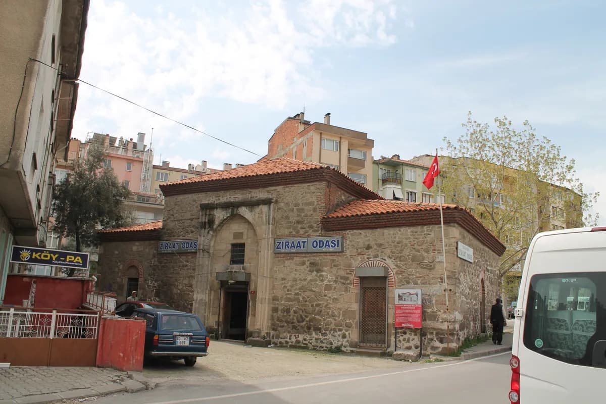 Kepsut Tarihi Oruç Bey Camii ve Külliyesi