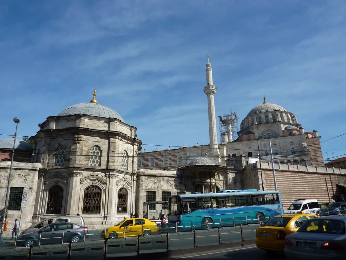 Kevser Camii ve Tarihi Külliyesi