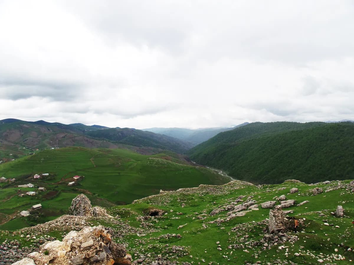 Köroğlu Kalesi Tepesi ve Zirve Burçları