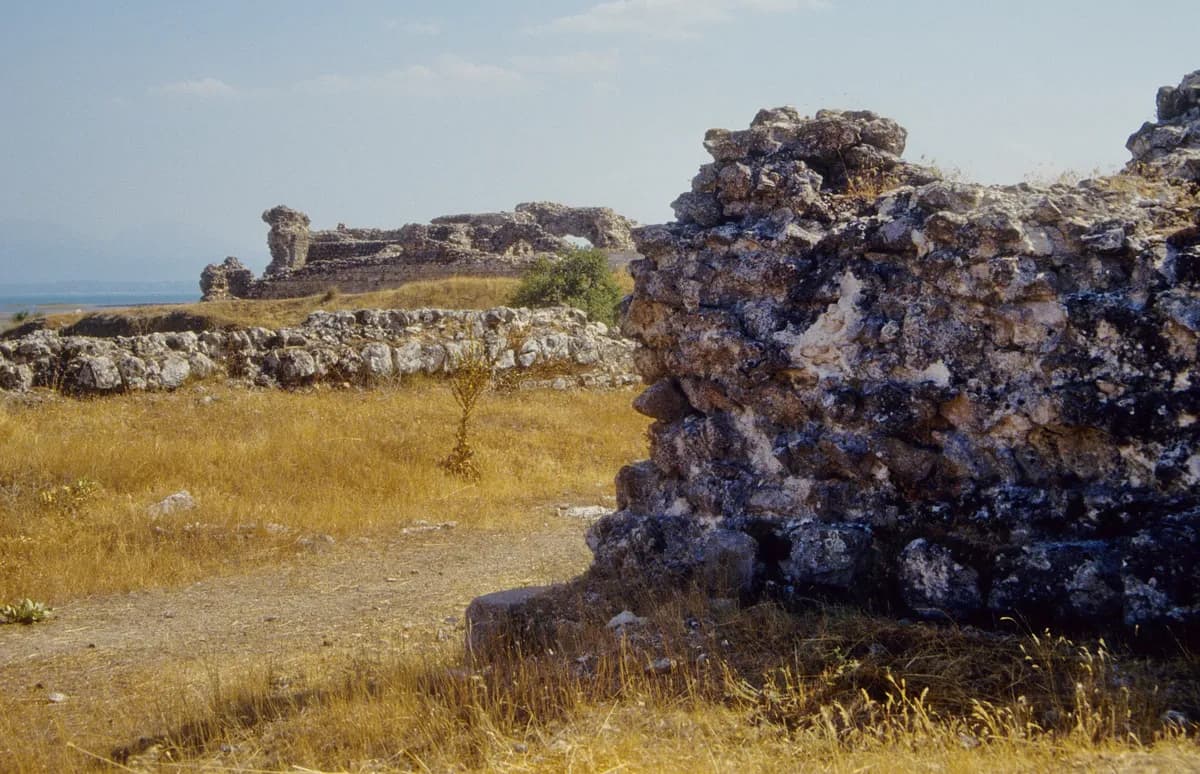 Kubadabad Sarayı Ören Yeri (1236 Sultan I. Alaeddin Keykubad)