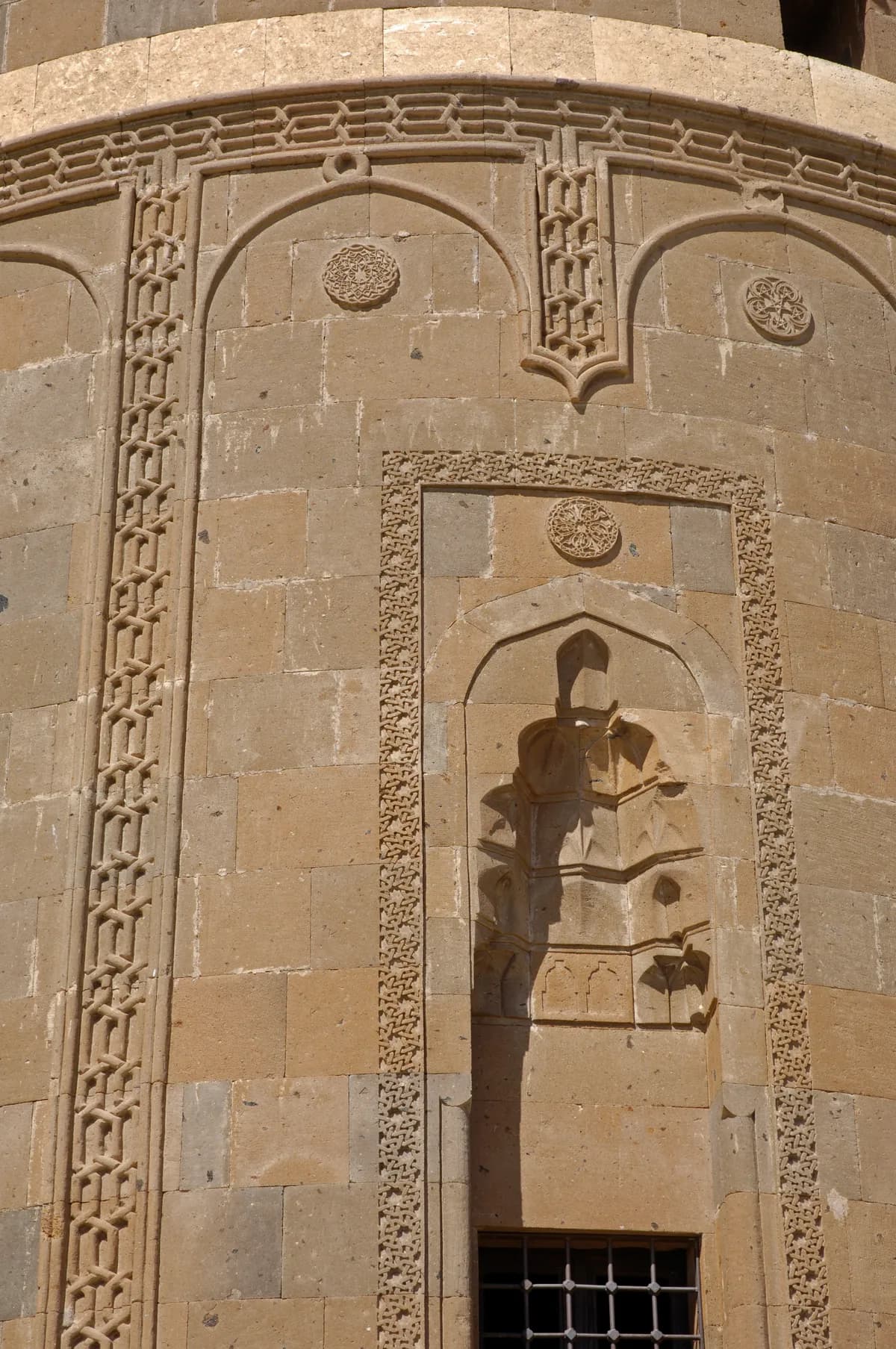 Kümbet Köyü Tarihi Camii ve Kümbeti