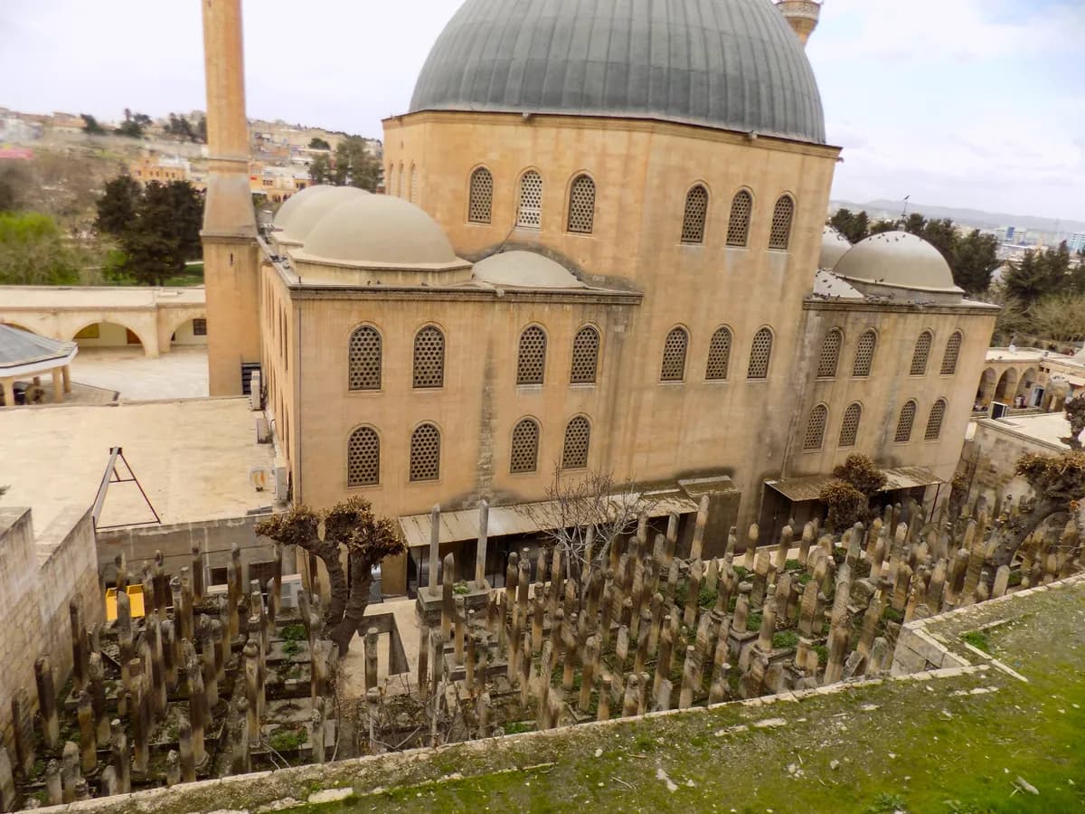 Mevlid-i Halil Camii ve Hz. İbrahim Mağarası