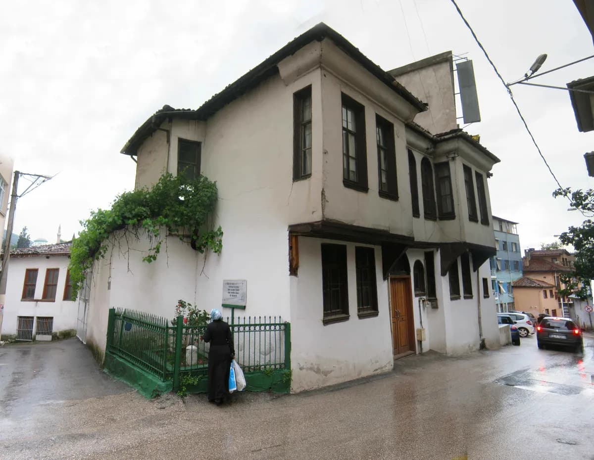Molla Osman Dede Türbesi ve Haziresi