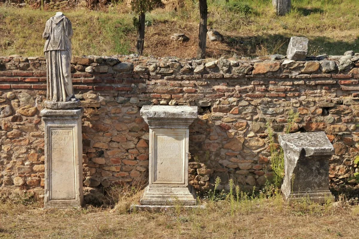 Neapolis Antik Kenti ve Akropolü