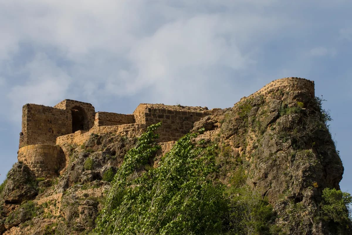 Saimbeyli Kalesi (Haçin Kalesi)