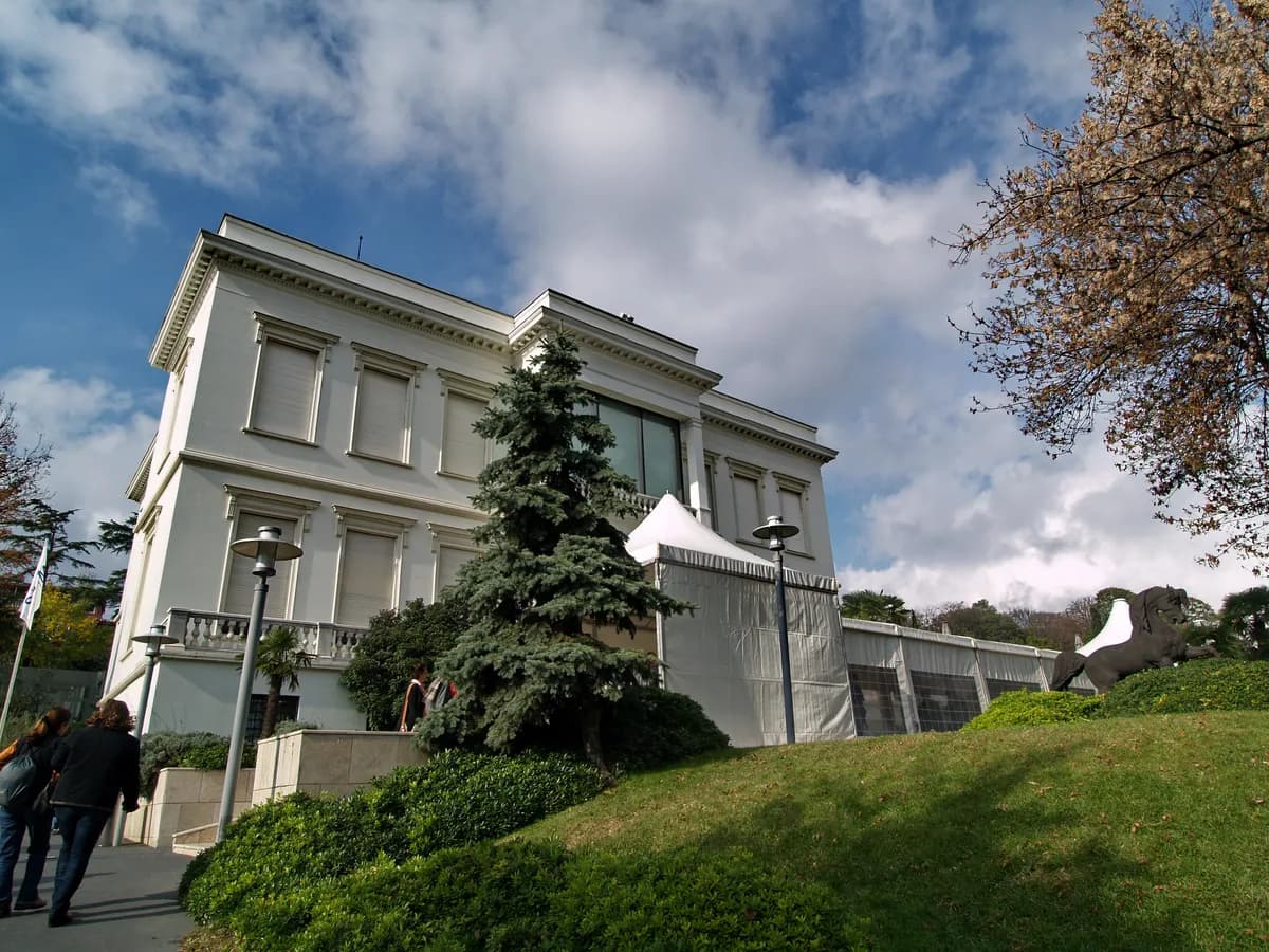 Sakıp Sabancı Müzesi (Atlı Köşk - Emirgan)