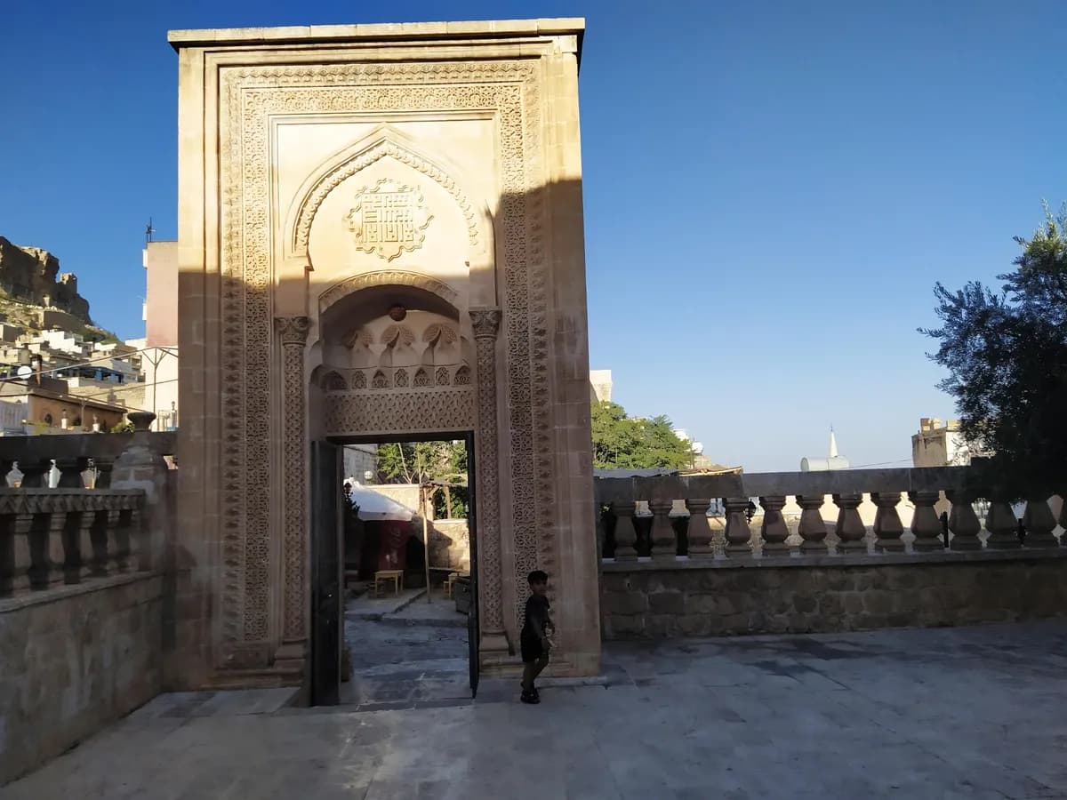 Şeyh Abdüllatif Camii ve Türbesi