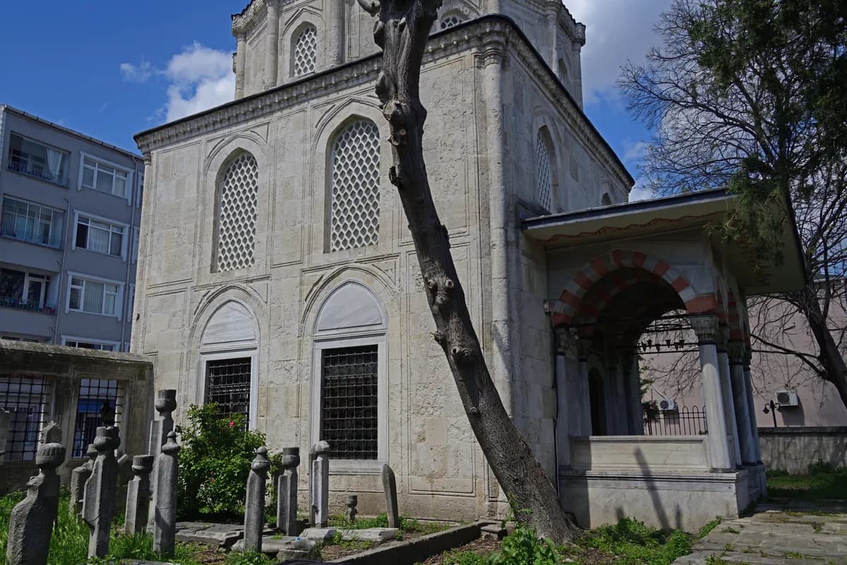 Şeyh Hasan Türbesi