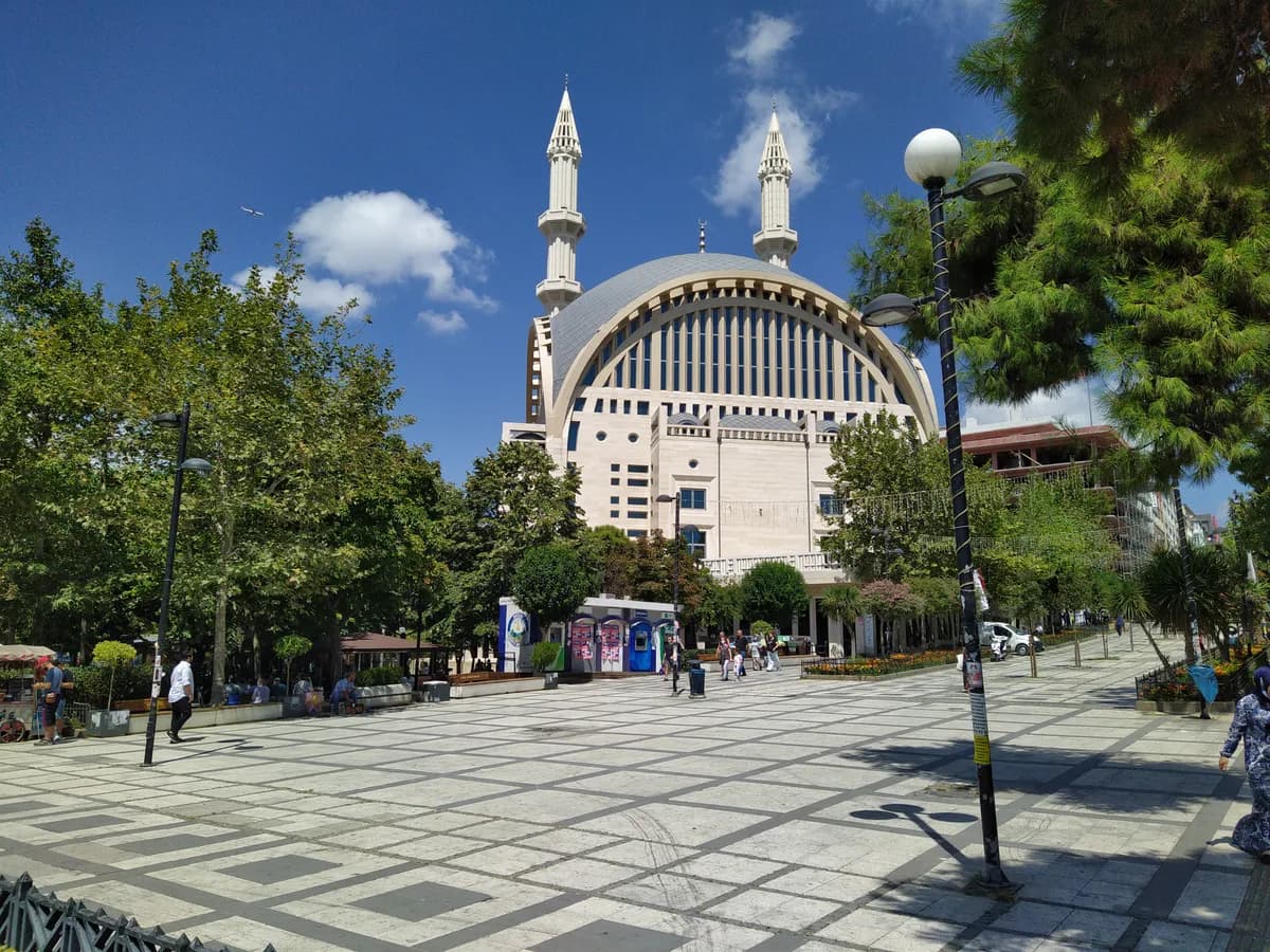 Sincik Merkez Ulu Camii & Külliyesi