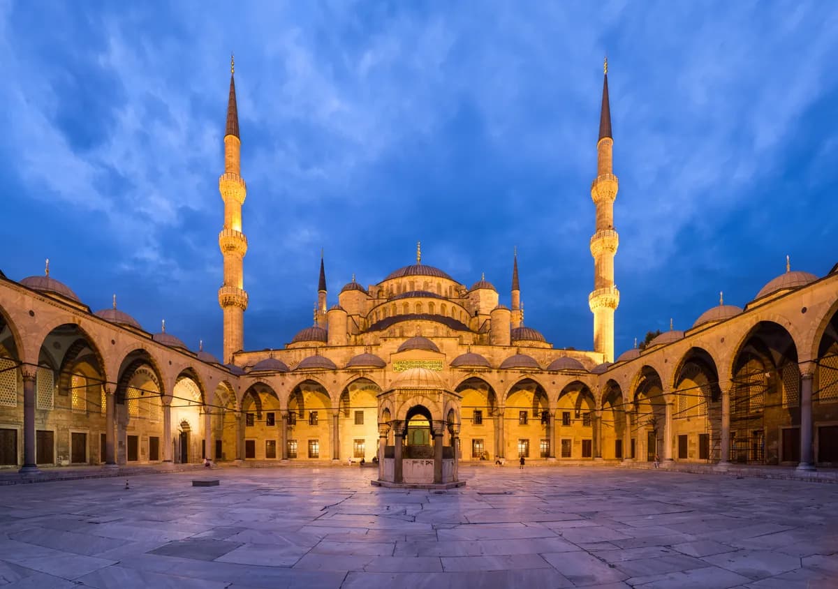 Sultanahmet Camii (Mavi Cami - 1616)