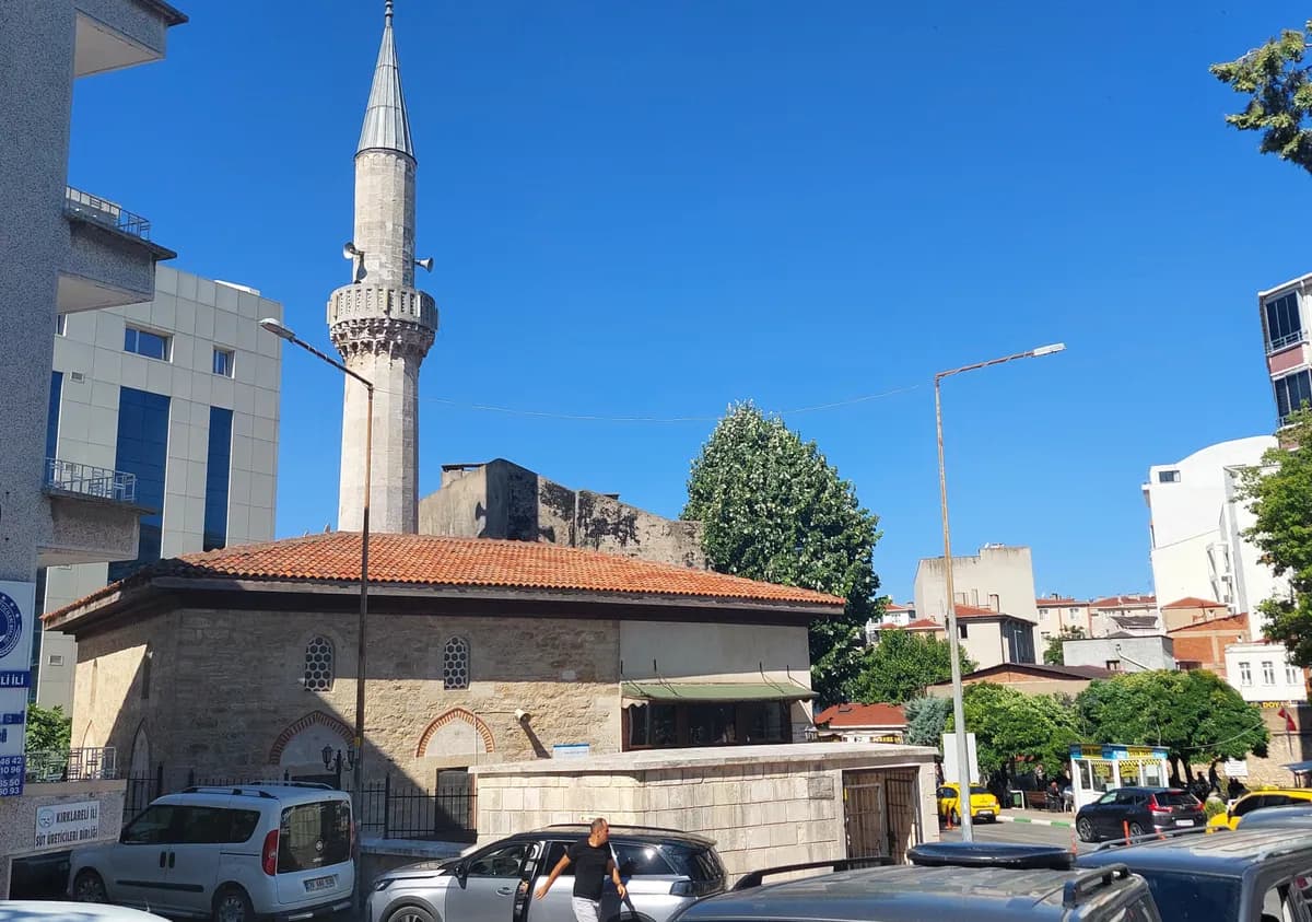 Tarihi Ali Çelebi ve Mahmut Çelebi Türbeleri