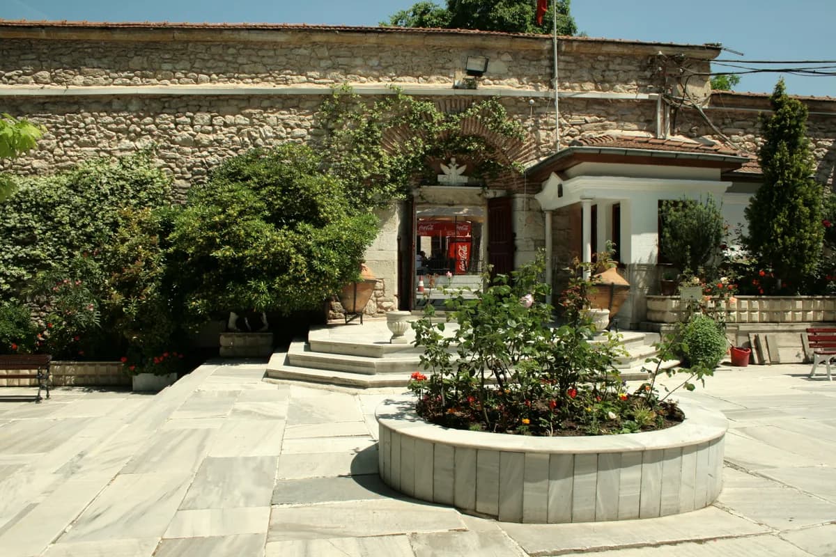 Tarihi Balıklı Meryem Ana Rum Manastırı ve Şifalı Ayazması (MS 5. Yüzyıl)