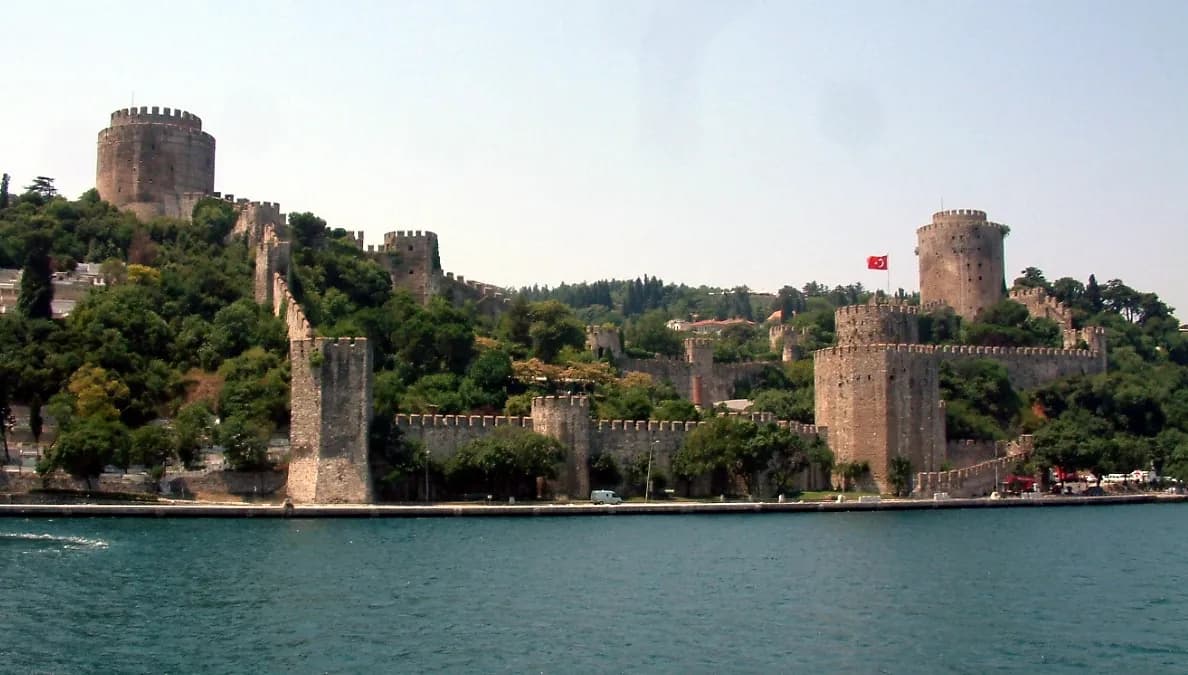 Tarihi Boğazkesen Kalesi (Kale Boğazı)