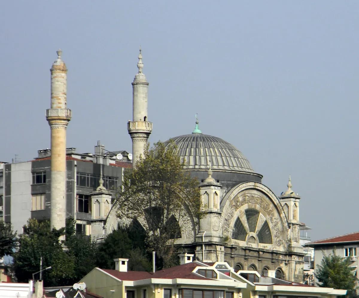 Tarihi Cihangir Camii ve Boğaz Seyir Terası (1559 - Mimar Sinan)