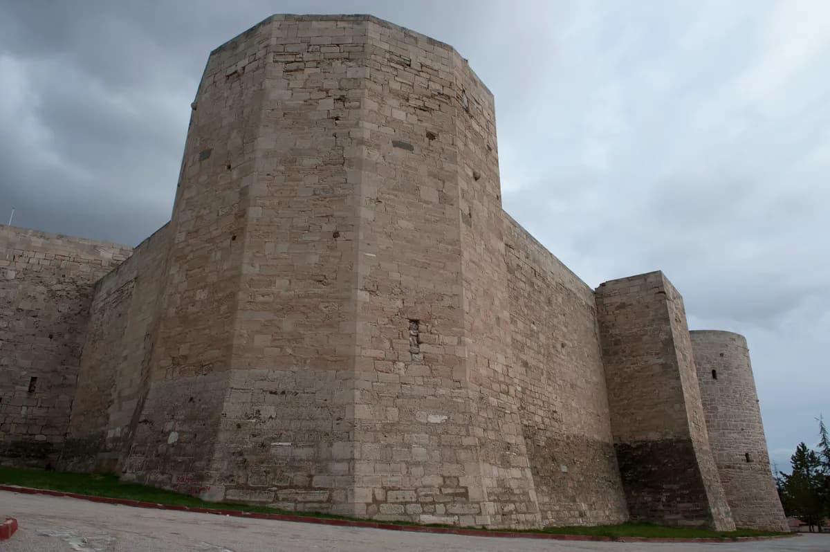Tarihi Dış Kale (Osmanlı İncir Kalesi - 1678)
