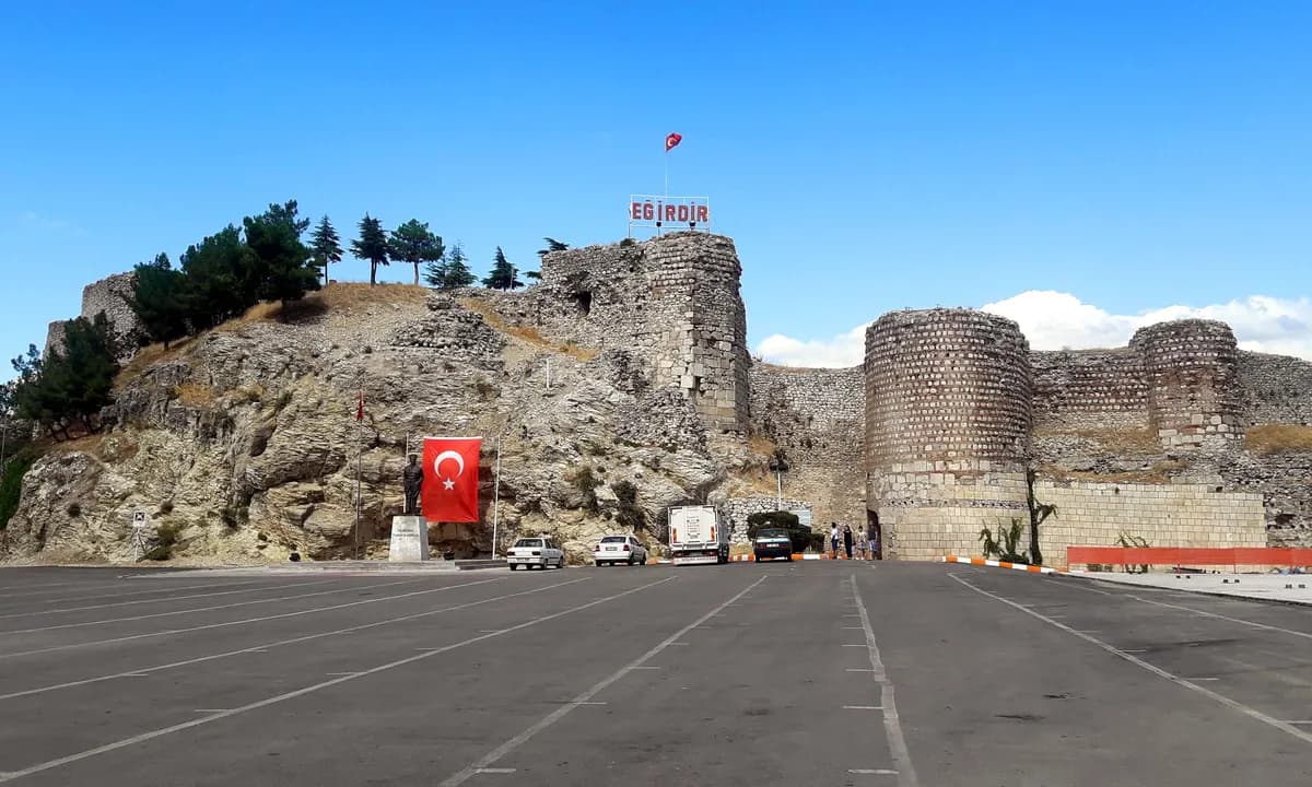 Tarihi Eğirdir Kalesi ve Dündar Bey Medresesi (Taş Medrese - 1301)