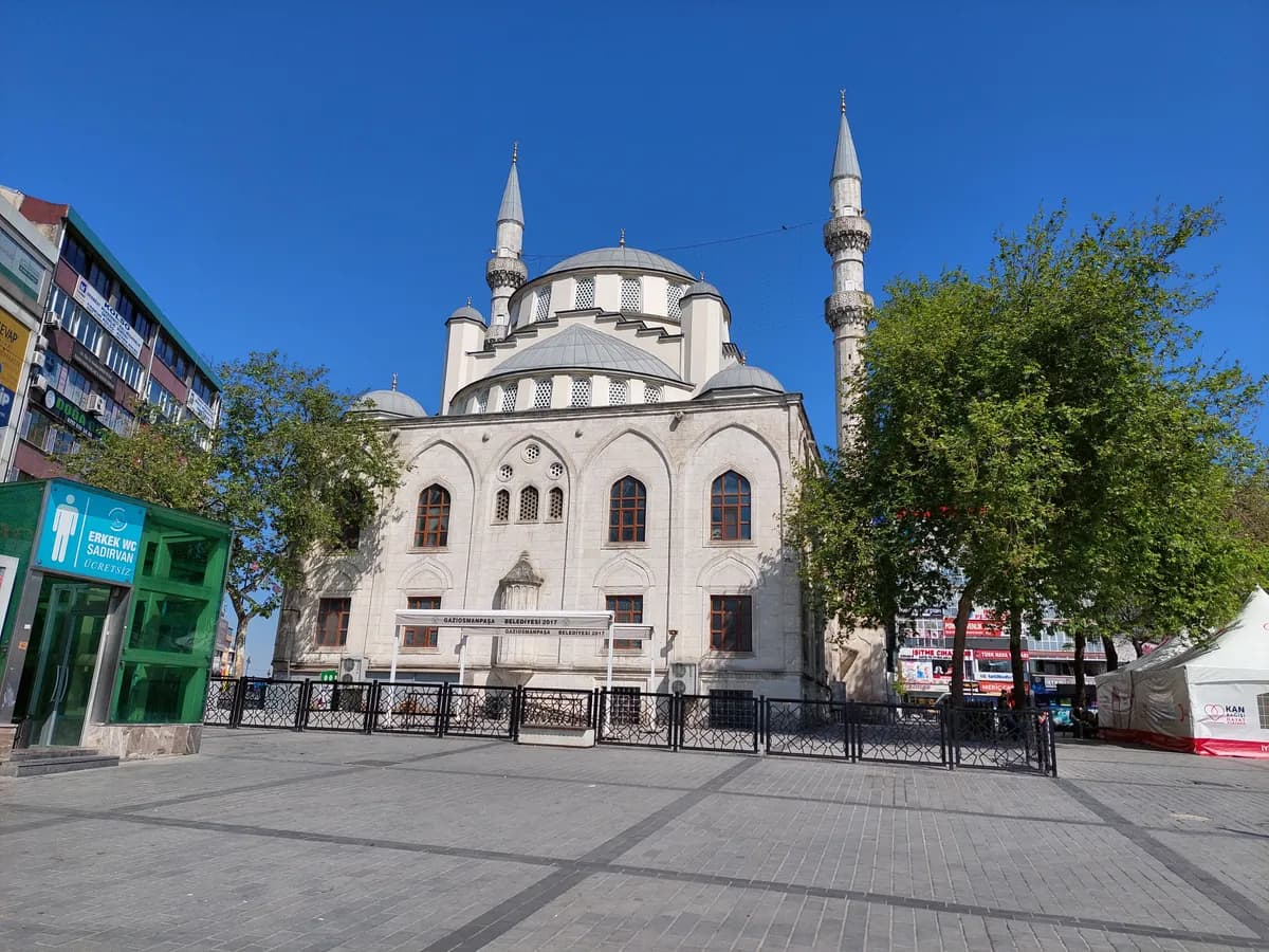 Tarihi Gaziosmanpaşa Meydanı ve Gazi Osman Paşa Anıtı
