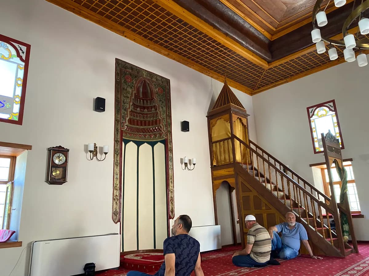 Tarihi Gökmustafalı Köyü Taş Camii ve Meydanı