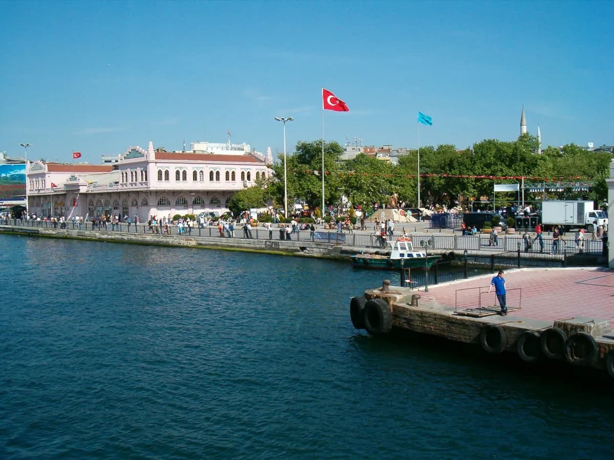 Tarihi Haldun Taner Sahnesi (Eski Hal Binası)