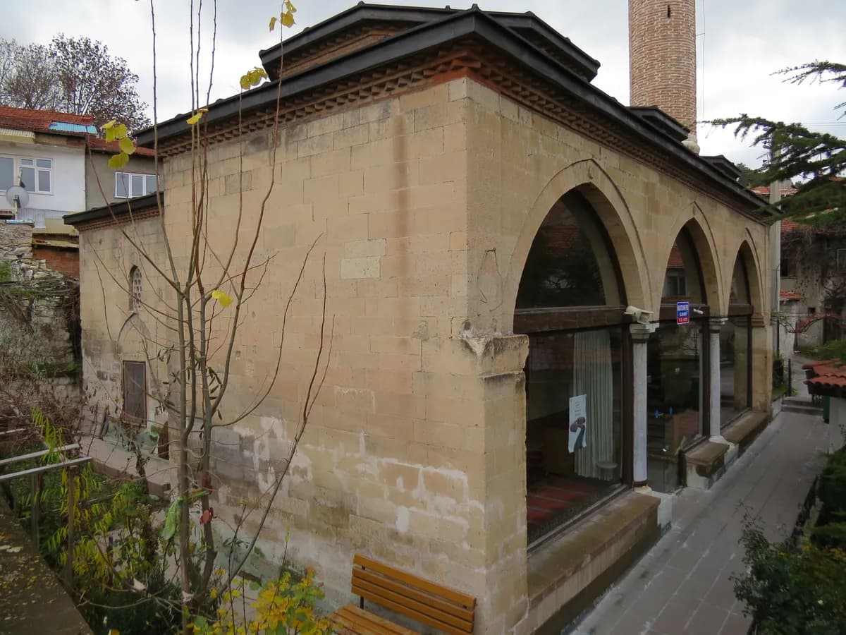 Tarihi Hatuniye Medresesi