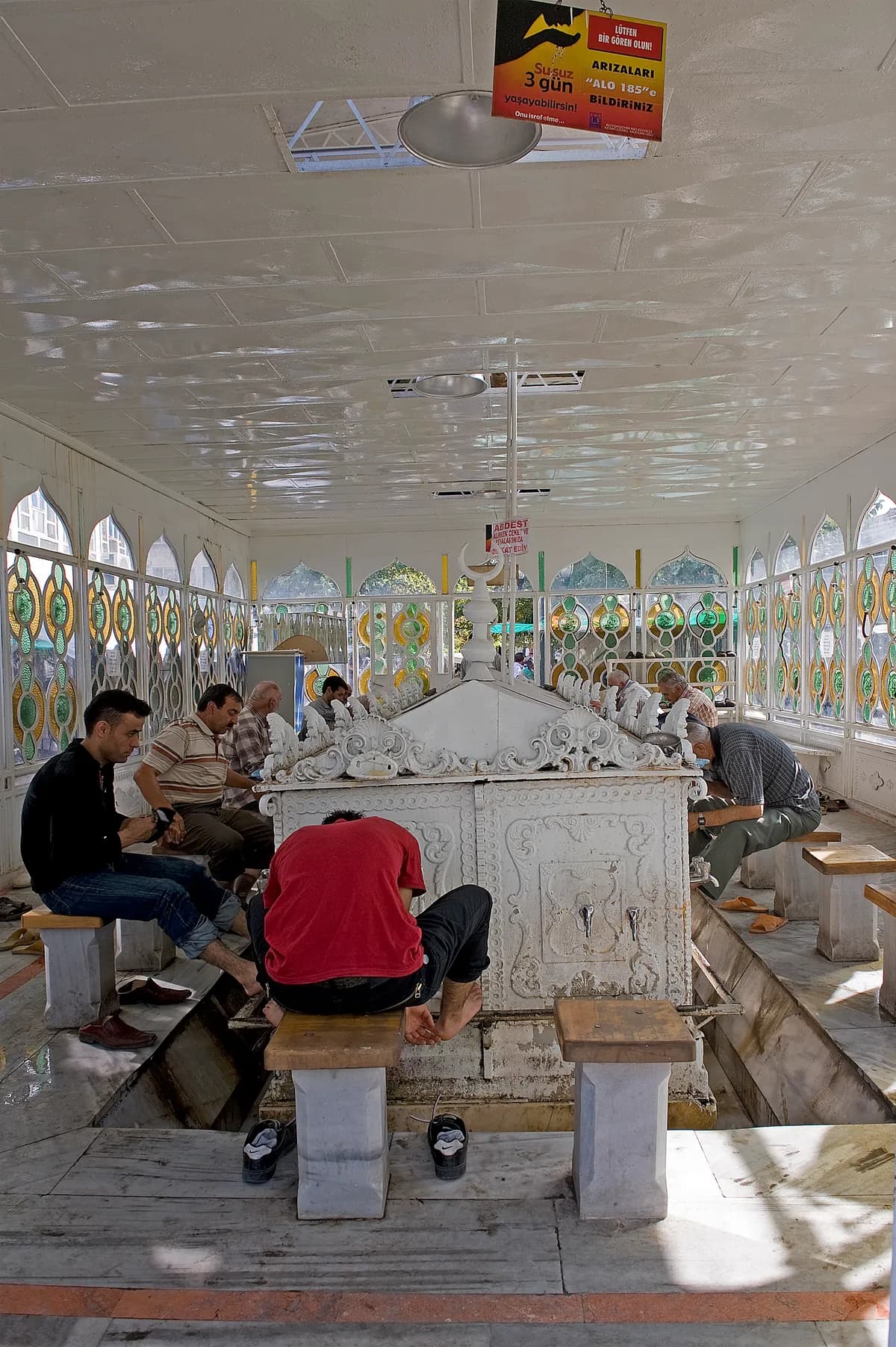 Tarihi Kapu Camii (1496 Yapımı Tarihi Mabed)